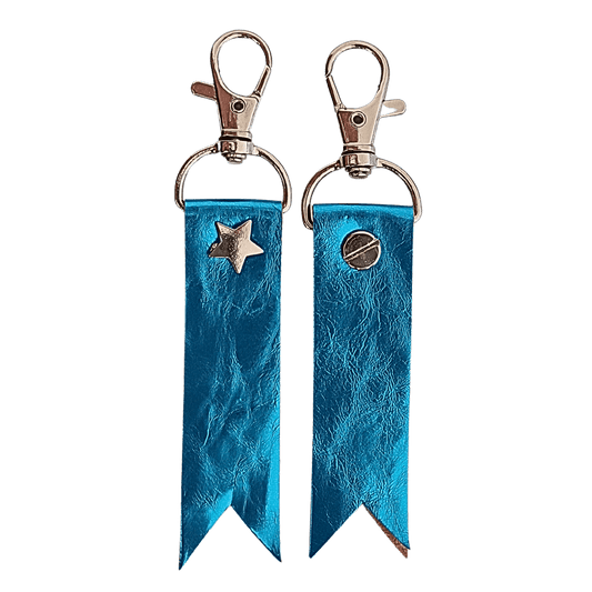 Porte clés en cuir bleu métallisé