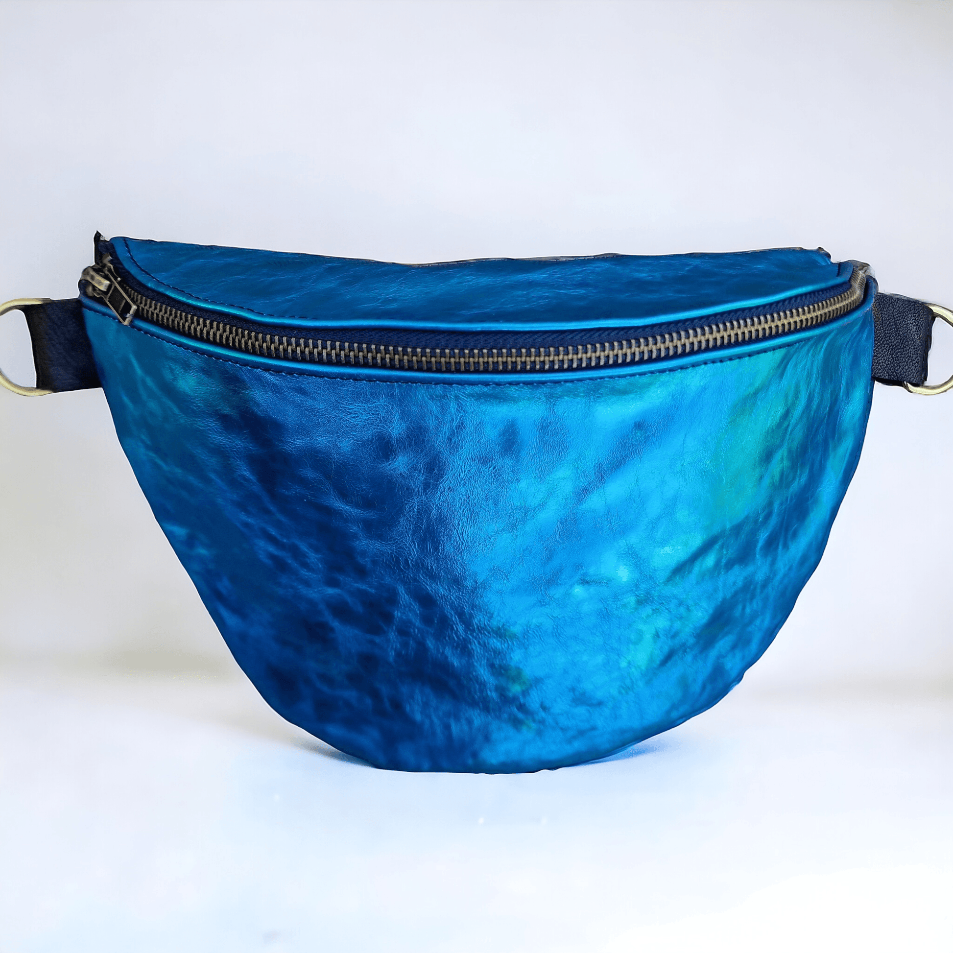 Sac banane Femme en cuir BLEU Métallisé Ava - Vavounette&Co