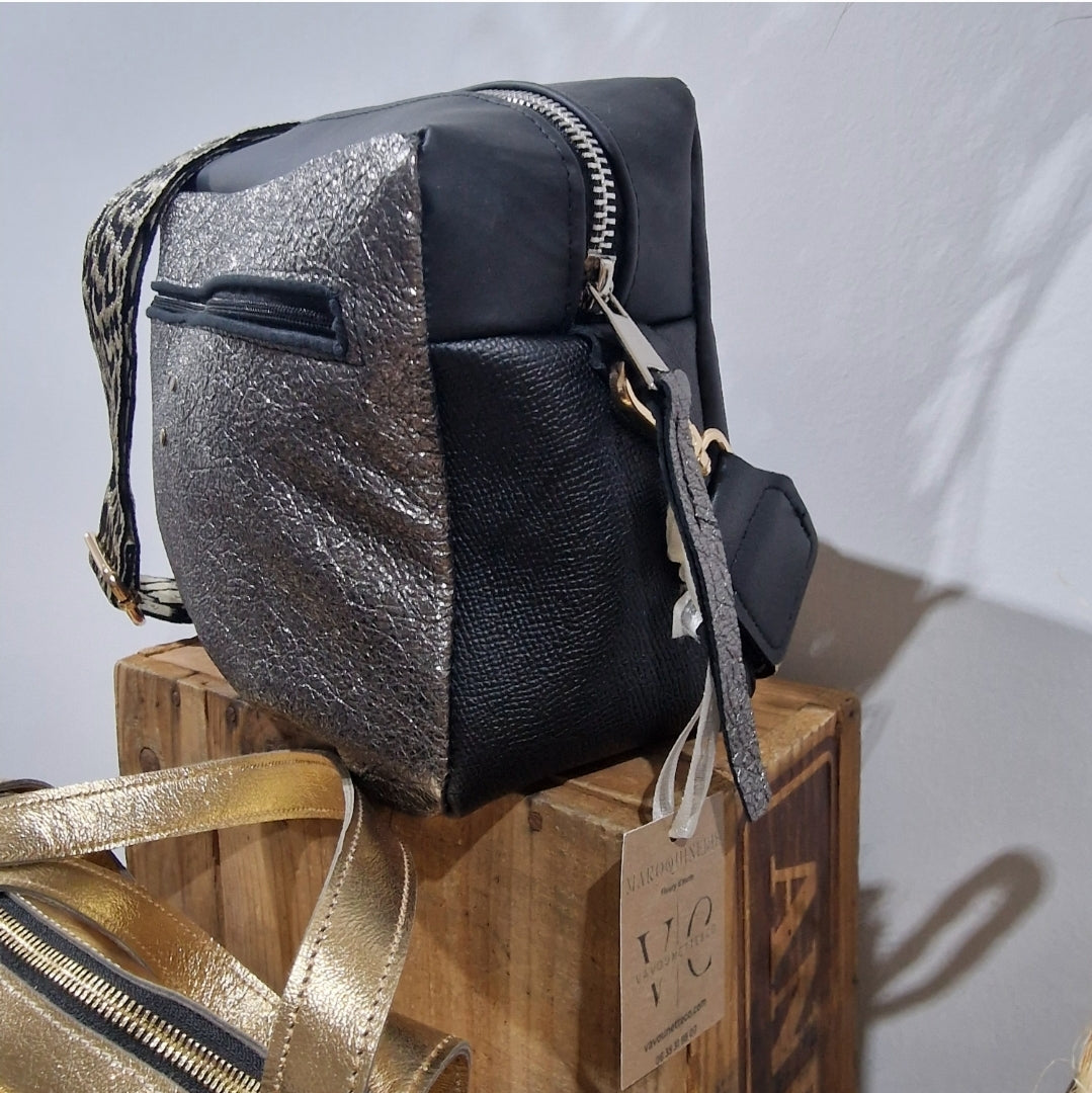 Sac caméra en cuir GRIS et NOIR et sangle ajustable et amovible léopard noir et doré Femme 