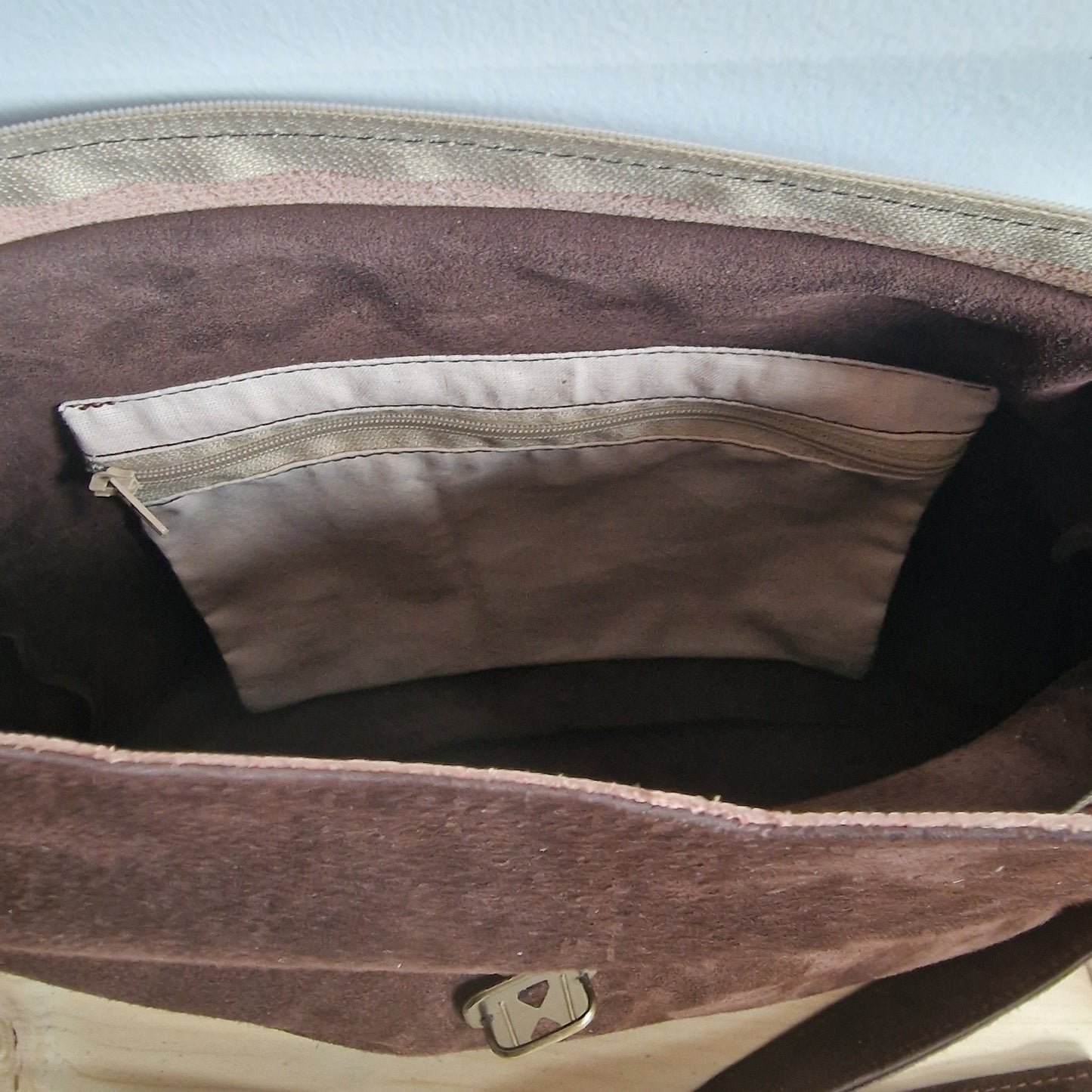 Sac Besace Femme en Cuir MARRON Chocolat et Rabat en cuir Croco